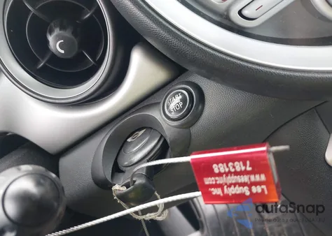 2010 Mini Cooper Clubman z USA, uszkodzony, nr VIN WMWML3C50ATX38346